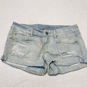 American Eagle distressed denim jeans